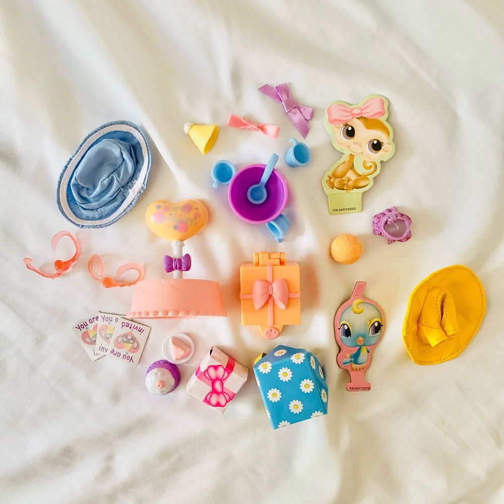 Littlest Pet Shop Birthday Celebration LPS B-day Party Playset Accessories Toys